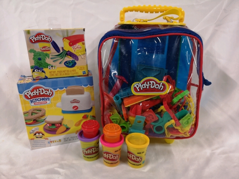 Play-Doh with Roller Bag and Lots of Accessories