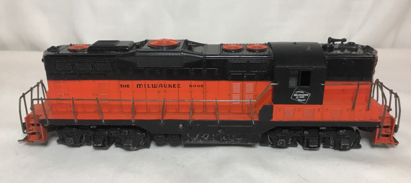 Athern The Milwaukee Road HO Gauge Train Engine