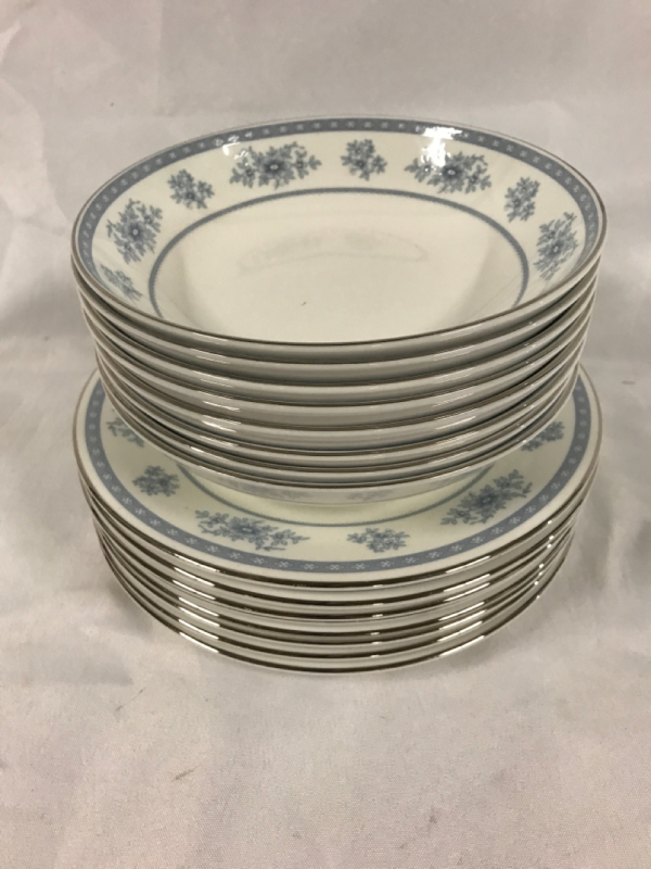 Royal Doulton Laureate 8 Soup Bowls 7 inch wide & 8 Luncheon Plates 8 inch wide