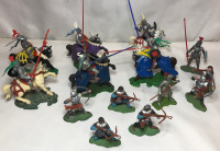 14 Plastic Britains 15th C. Knights