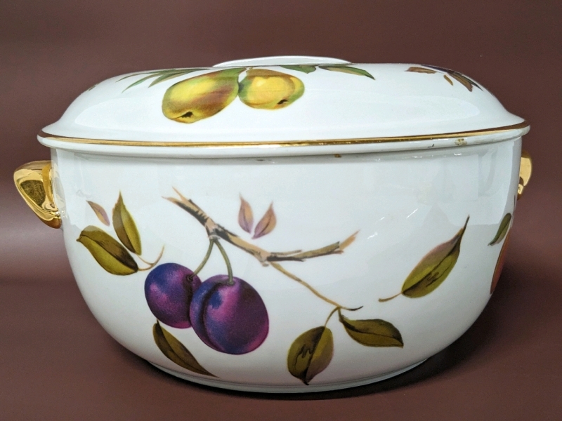 Royal Worcester England EVESHAM 7.5L Large Lidded Tureen