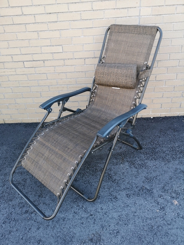 Gravity Patio Chair with Headrest/Lumbar Cushion