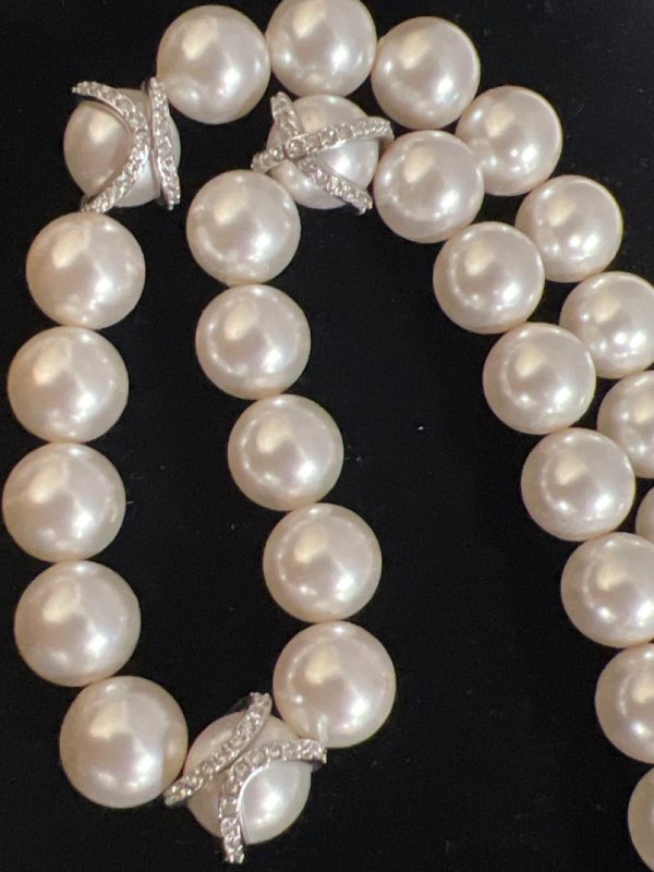 SWAROVSKI Branded Vintage Pearl Strand Necklace