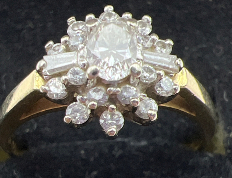 Vintage 14K Gold Ring Diamond Cluster Ring