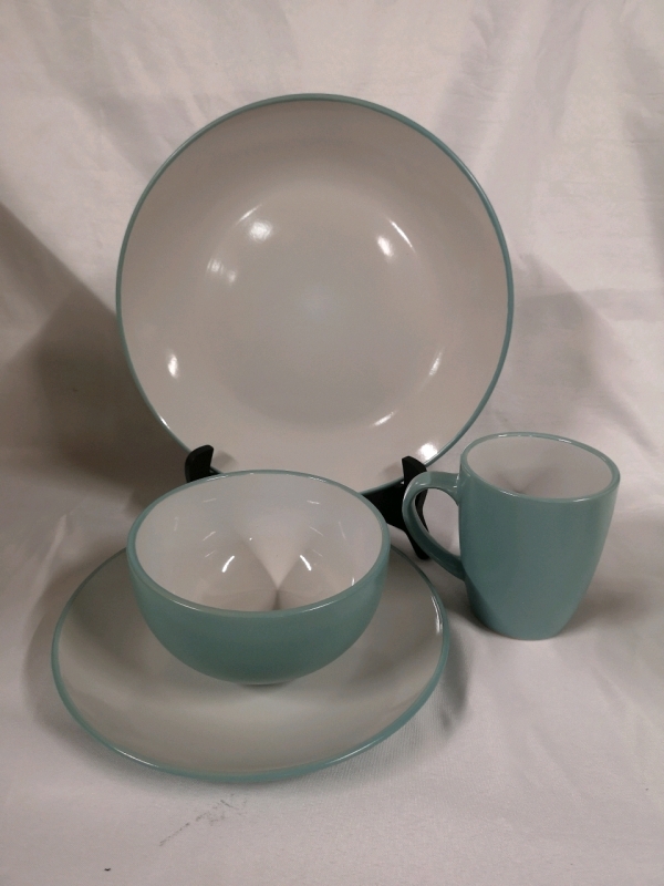 16 New Mikasa 4 Place Setting Dinnerware Set