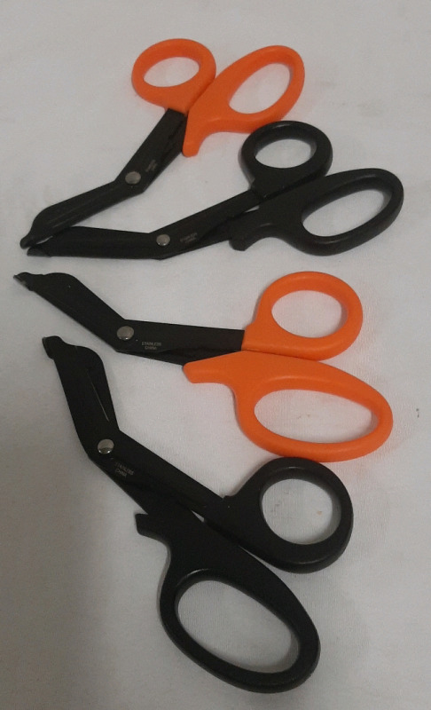 New 4 Pair of Medical Trauma Shears.