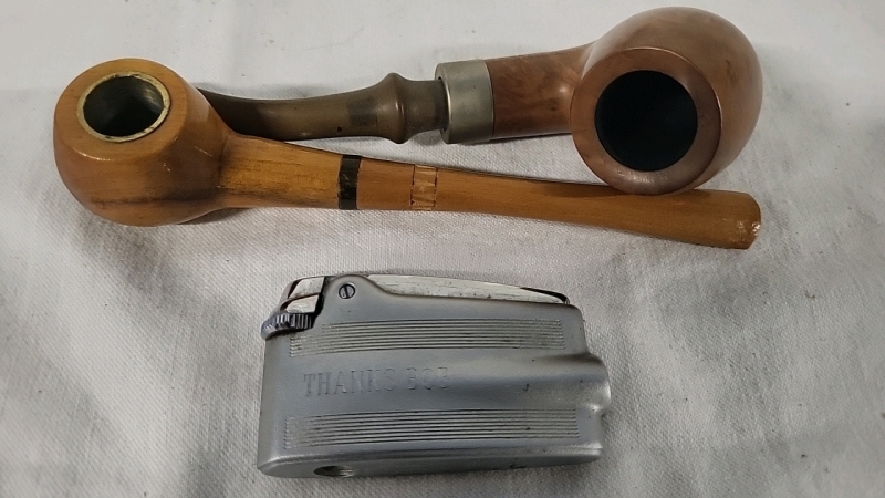 Vintage Ronson Lighter & 2 Wood Pipes