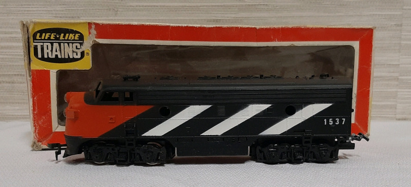 Vintage Life-Like CN Engine, HO Gauge