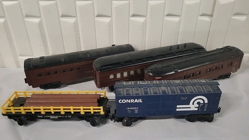 5 Vintage Lionel O Scale Model Train Cars