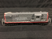 Vintage HO Southern Pacific Locomotive