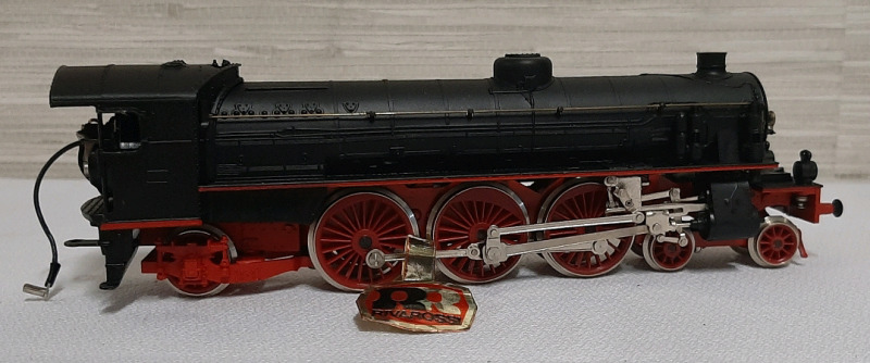 Vintage Rivarossi Steam Engine HO Scale.