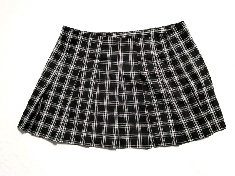 New H&M Pleated Skirt: Black & White Plaid (Size 16)