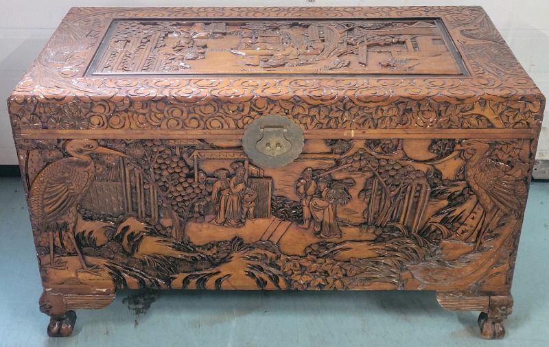 Asian Theme Cedar Lined Blanket Chest . Hinges need to be Reattached