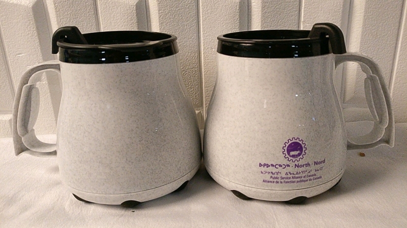 2 New Slow Rider Plastic Drinking Cups with Lids