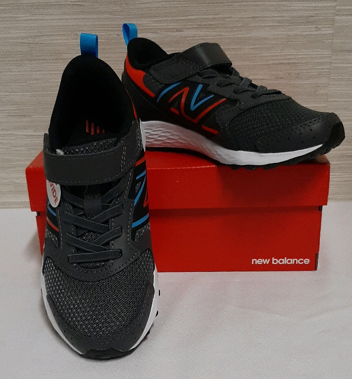 New, Kid's Fresh Foam Bungee Lace Sneakers from New Balance. Size 3W CAN 35EUR