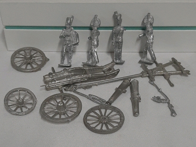 Napoleon Soldiers and Canon Pieces- Lead Toy Miniatures