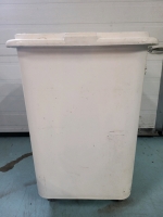 Robbermaid Commercial Grade Plastic Storage Bin on Wheels with Lid