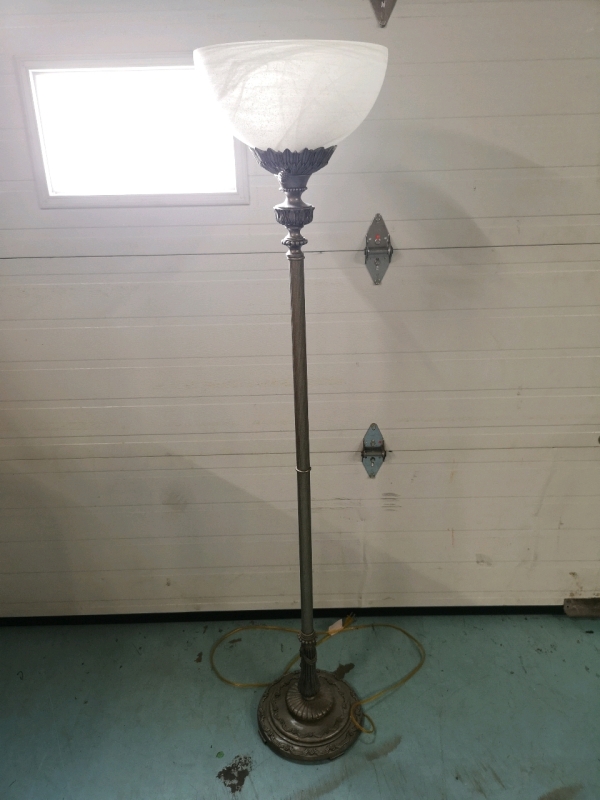 Lovely Floor Lamp - Working