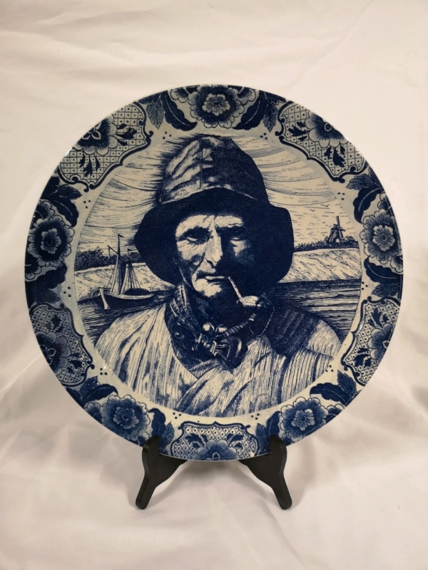 Vintage Large Delft Blauw Wall Plate - The fisherman