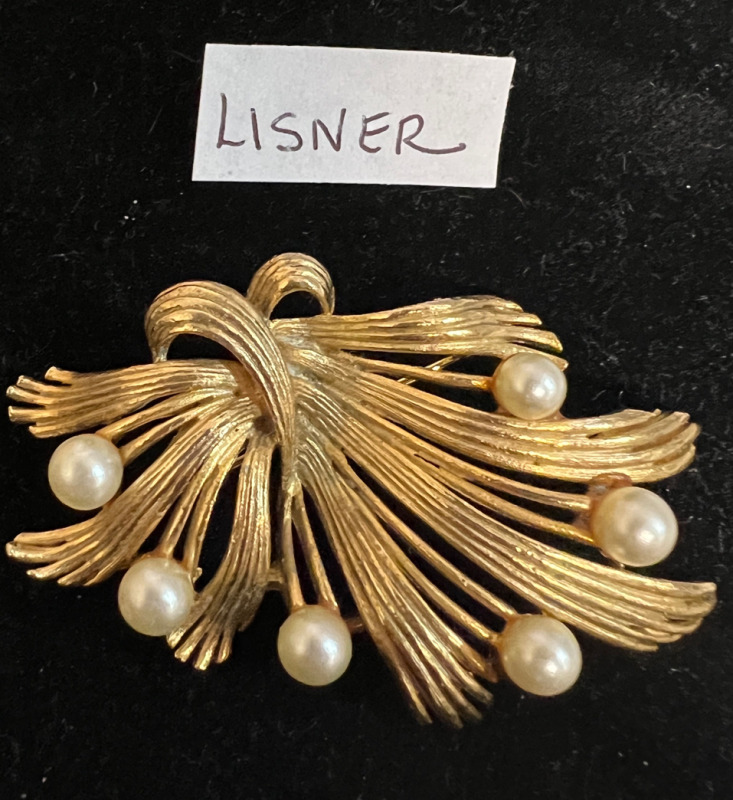 Vintage LISNER Wheat Sheaf Brooch with Pearls