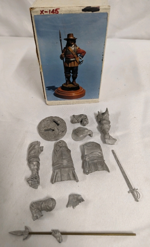 Unfinished and Unpainted Lead Model Pikeman Toy Soldier Lead Miniature