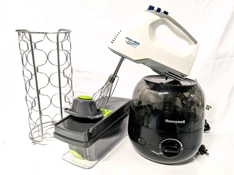 Kitchen & Home Lot: Humidifier, Mandolin, Hand Mixer Paper Towels Holder