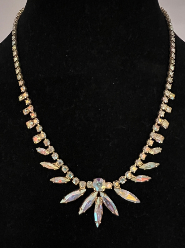 Vintage Stunning Aurora Borealis Rhinestone Necklace Navettes rounds