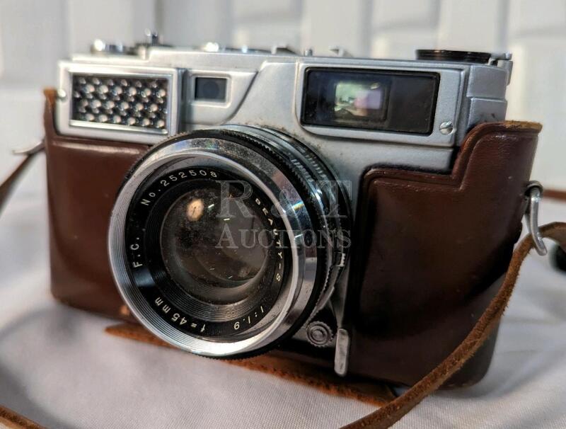Vintage Beauty Lightomatic Rangefinder Camera