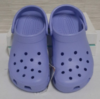 Classic Crocs in Purple Size M4L6 CAN 36-37 EUR