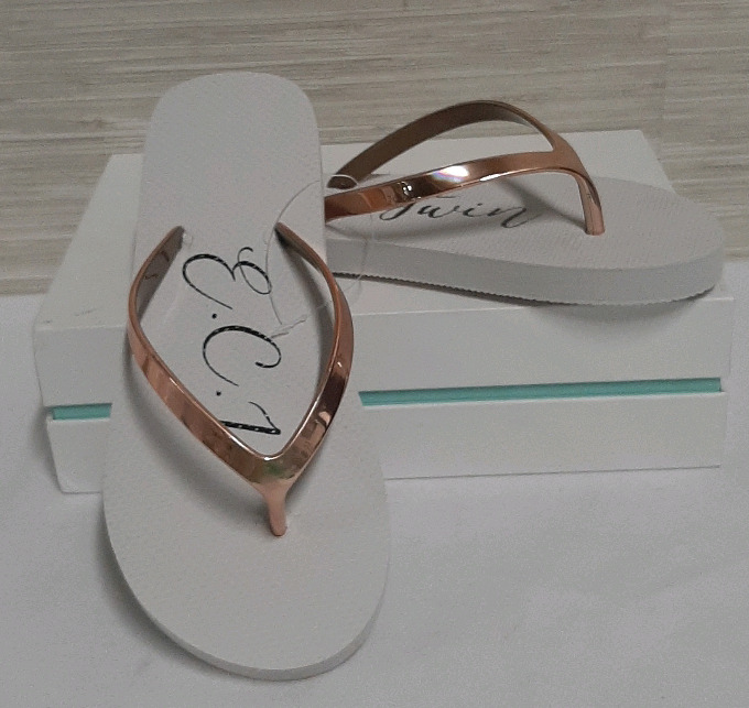 Rose Gold Flip Flops in Size 8 CAN and 38-39 EUR