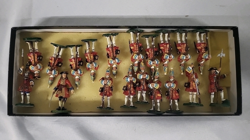 19 Vintage Lead Figures - 17th Century British Soldiers