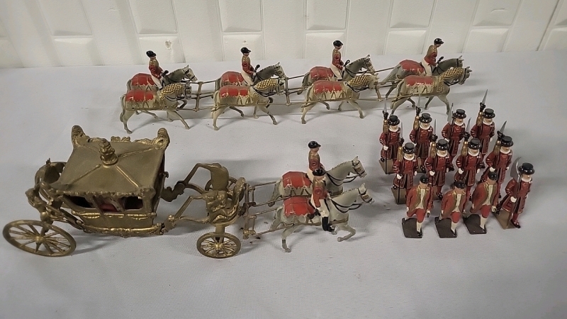 Vintage Lead Figures - Queens Coach & British Soldiers