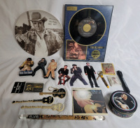 ELVIS PRESLEY Memorabilia Lot : Coasters , Keychain , Plate, 45rpm +++