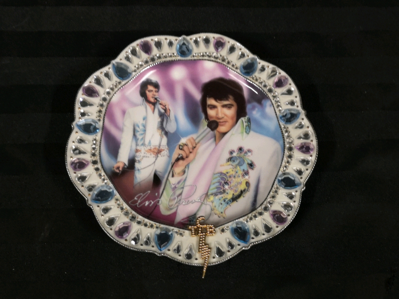 ELVIS PRESLEY 2006 Collectible Plate - Jewel of Vegas