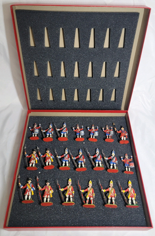 British Soldiers Toy Soldier Plastic Miniatures in Box , 20pc. Set