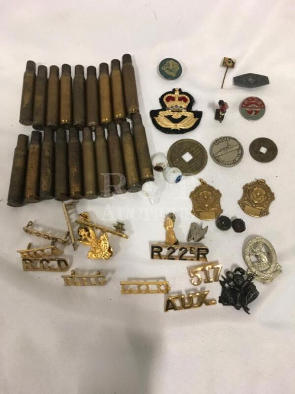 Military Coll. Tokens Pins and Titles