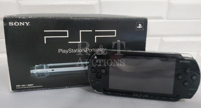 SONY PSP Playstation Portable w/Box . No Charger Cord