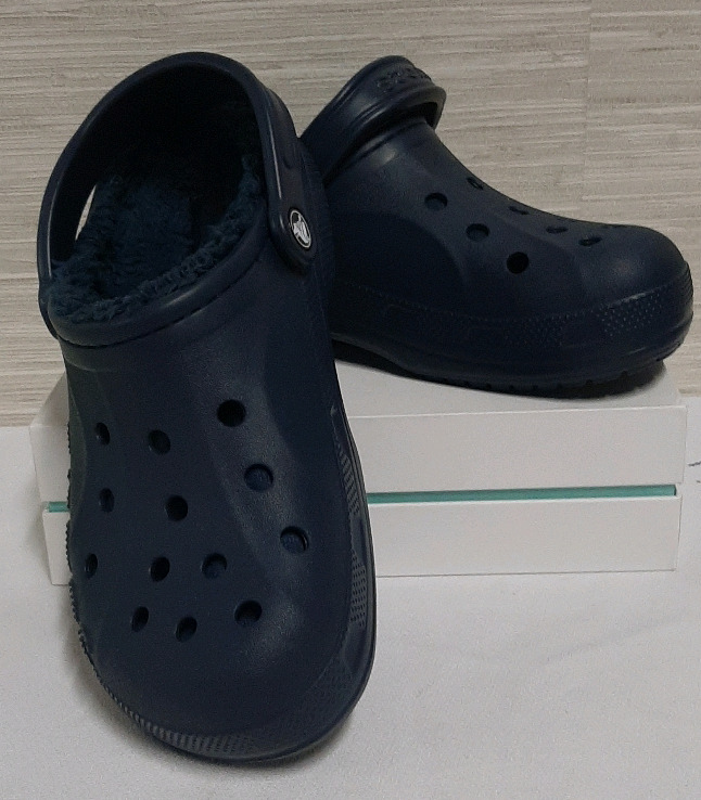 New Navy Baya Lined Crocs Size M7/W9 39-40 EUR