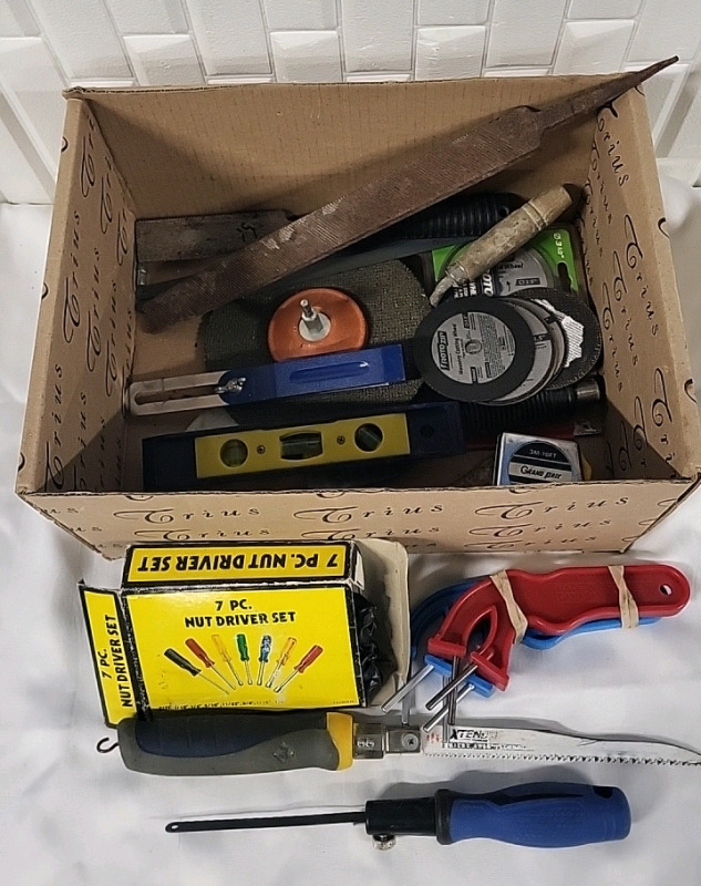 Pre-owned Tool Lot - Saws , Files , Discs +