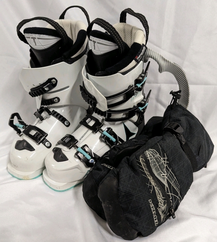 Redster Pro90w Ski Boots size 23.5 and Gloves.