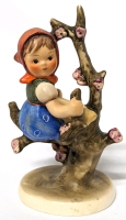 HUMMEL W Germany Goebel 'Apple Tree Girl's 141 370