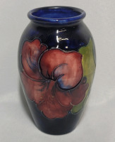 MOORCROFT , Made in England ' Hibiscus ' Vase , 4 1/8" tall