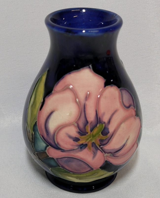 MOORCROFT ' Clematis ' Vase , Made in England . Measures 4" tall