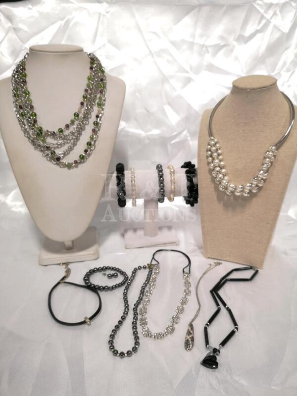 Fashionable Jewelry lot - Necklaces, Bracelets and Earrings