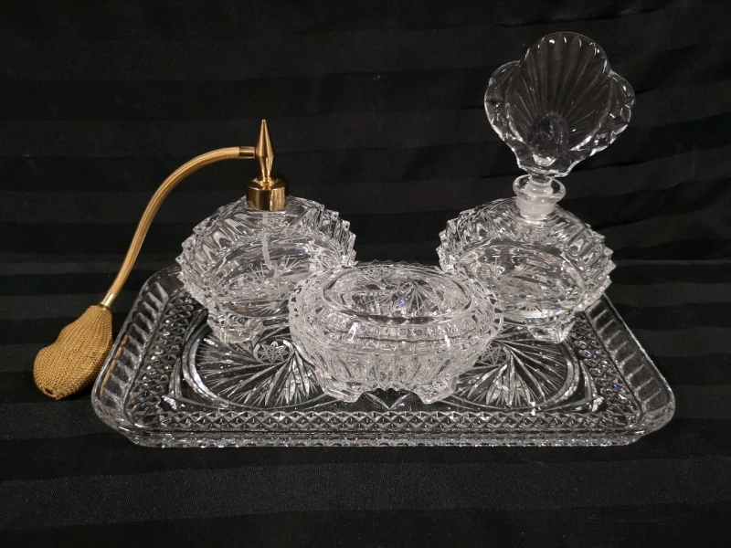 Vintage Pinwheel Crystal Ladies Dresser Set - Trinket Box Scent Bottle++