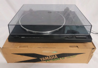 Yamaha TT-300U Belt Drive Stereo Turntable w/Original Box