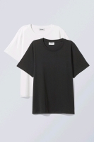 New WEEKDAY 2-Pack Essence Standard T-Shirts (Size Medium)