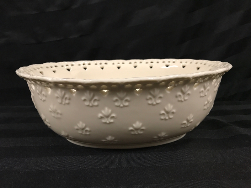 Sky McGhie Fine Porcelain Oval Bowl 10 x 8 x 3.5 inches