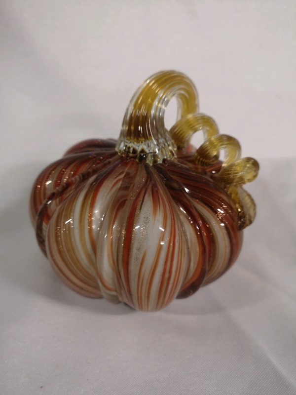 Art Glass Pumpkin 4.5" tall