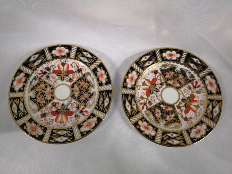 2 Royal Crown Derby Dessert Plates - Traditional Imari pattern